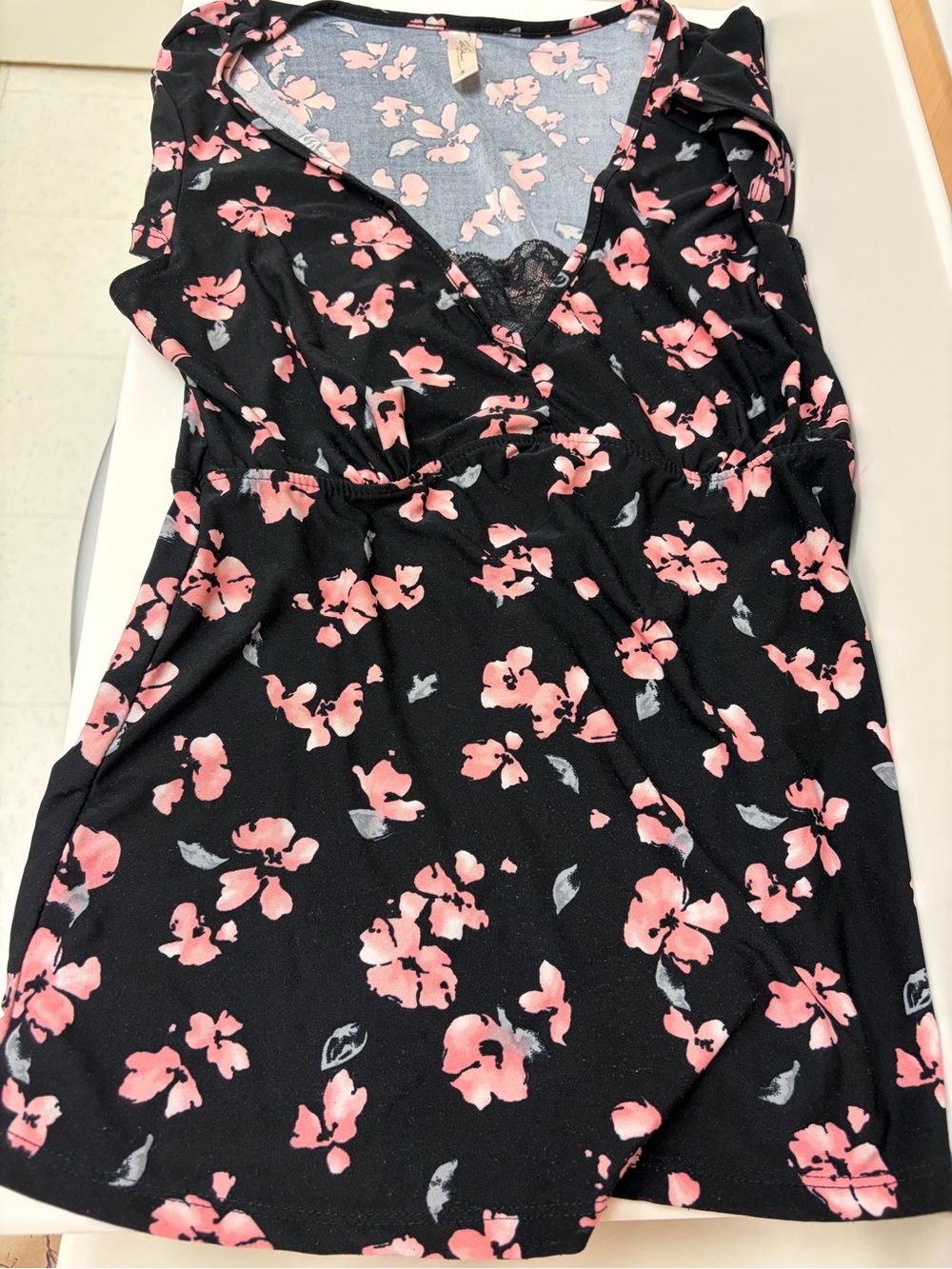 Marilyn Monroe Black and Pink Floral V-Neck Sleep Shirt - small